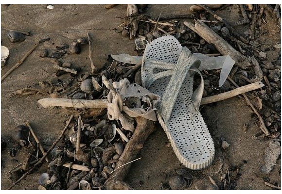Como evitar la contaminación por microplasticos en el agua potable